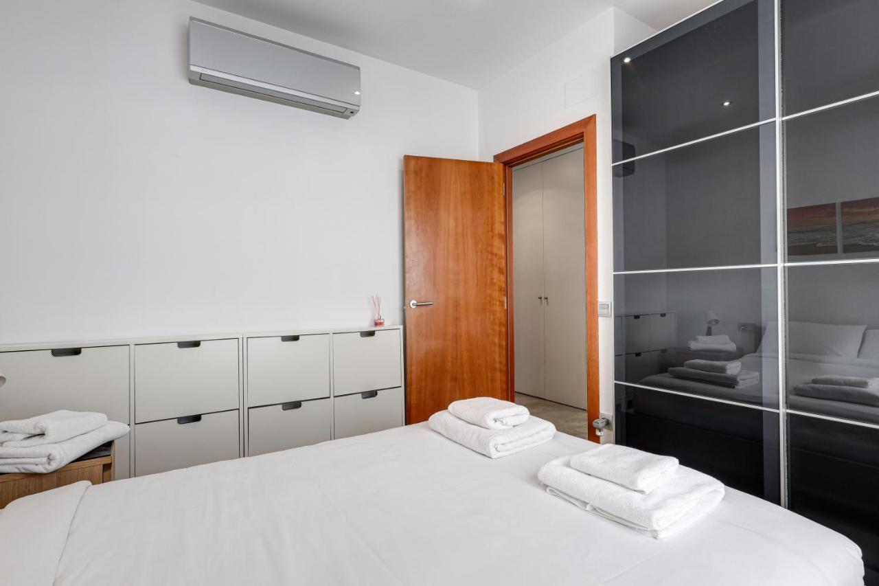Urban Flats Vallirana Barcelona Exterior photo